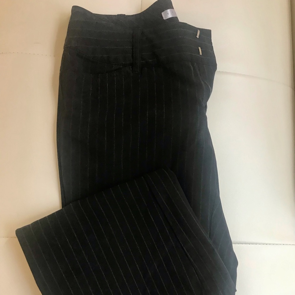 Old Navy Stretch Pinstripe Black Pants, Size 1 - Picture 1 of 3